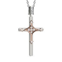 Croce in oro 750% con diamanti bianchi