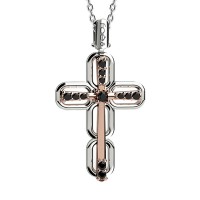 Croce in oro 750% con diamanti neri