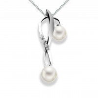 Pendente in oro 750% con diamanti e perla