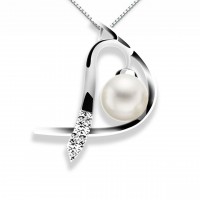 Pendente in oro 750% con diamanti e perla