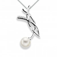 Pendente in oro 750% con diamanti e perla