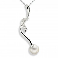 Pendente in oro 750% con diamanti e perla