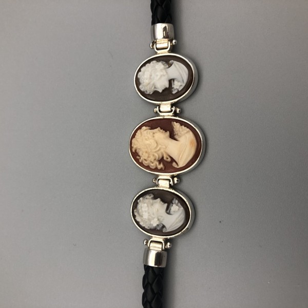 BRACCIALE CON CAMMEI
