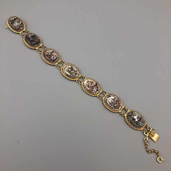 BRACCIALE CON CAMMEI