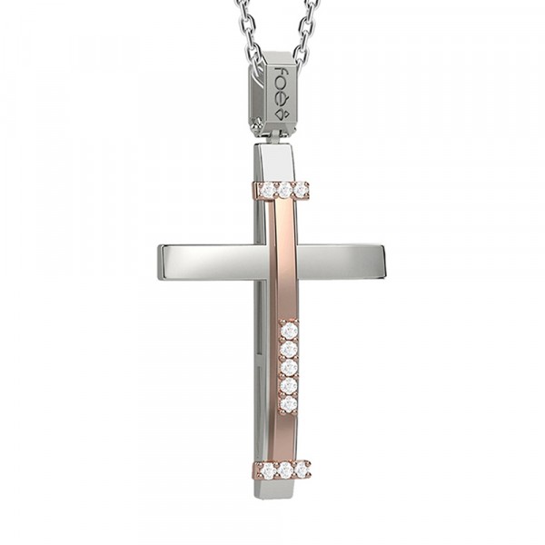 Croce in oro 750% con diamanti bianchi