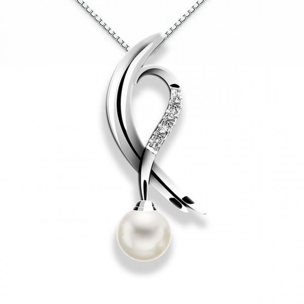 Pendente in oro 750% con diamanti e perla