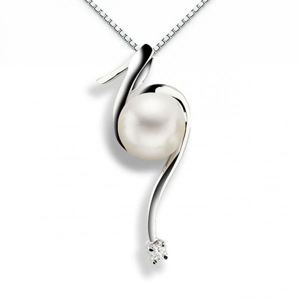 Pendente in oro 750% con diamanti e perla